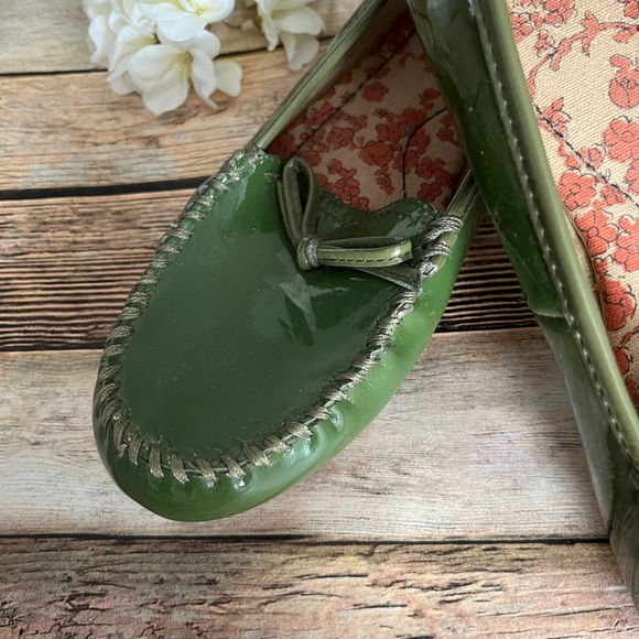 Lands End Green Patent Leather Slip On Loafers Size 8M - Picture 3 of 8